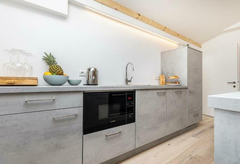 شقة غرفتين, Haus Deutinger