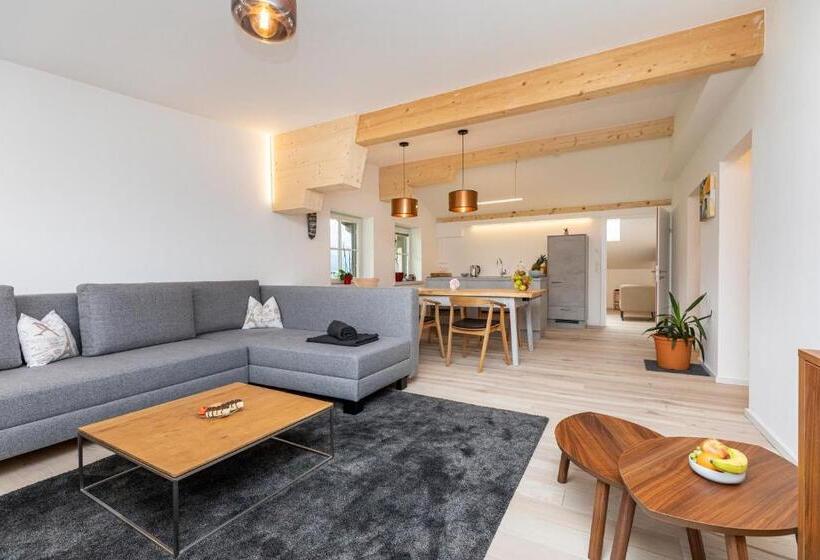 شقة غرفتين, Haus Deutinger