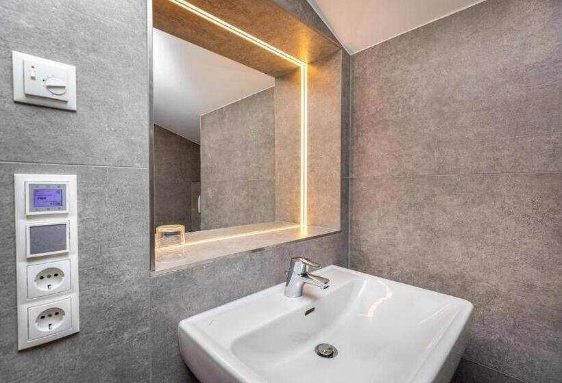 شقة غرفتين, Haus Deutinger