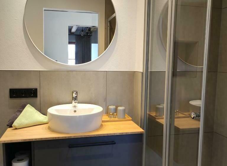 バルコニー付きスタンダードルーム, Post Garni