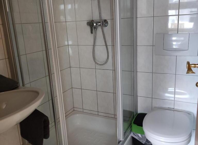 スタンダードスタジオ, Post Garni