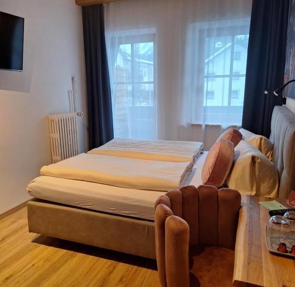 ベーシックルーム, Post Garni