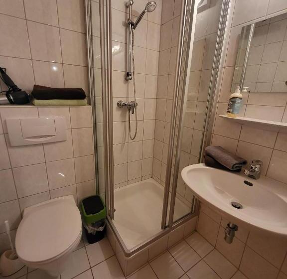 スタンダードスタジオ, Post Garni