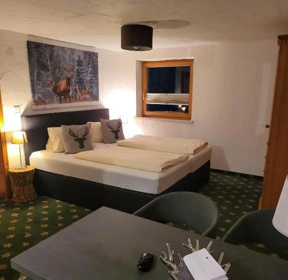 マウンテンビューファミリールーム, Post Garni