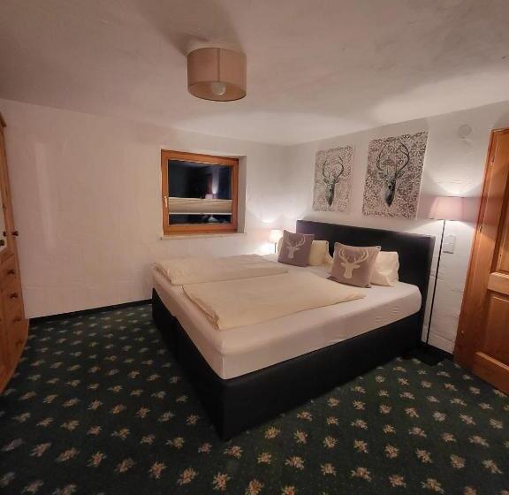 マウンテンビューファミリールーム, Post Garni