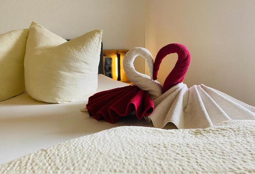 Трехместный Номер Стандарт с Балконом, Pension Jagerhof   Sommercard Inkl   5 Min Zum Hochzeiger