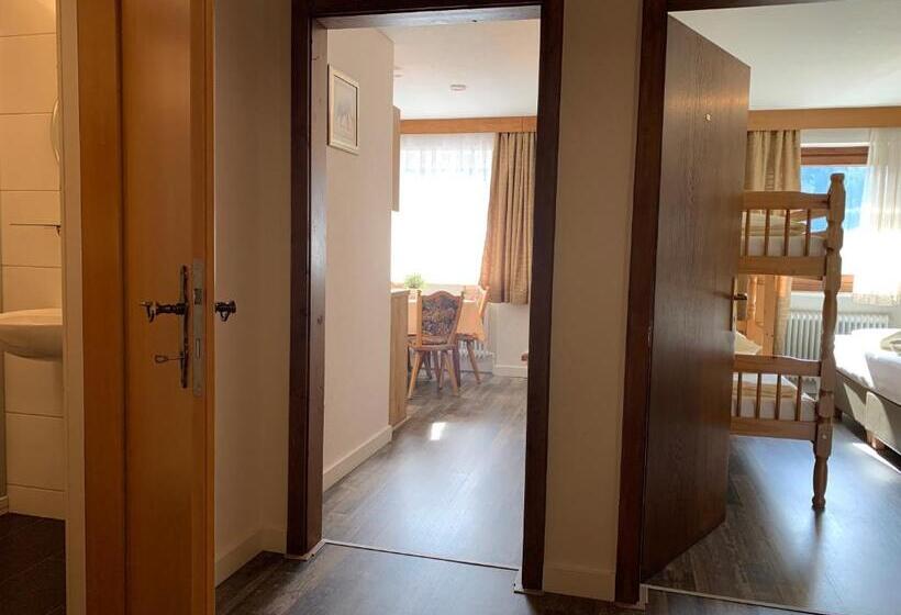 ファミリールーム, Pension Jagerhof Sommercard Inkl 5 Min Zum Hochzeiger