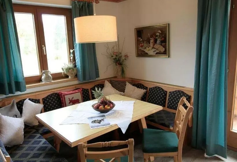 バルコニー付２ベッドルームアパートメント, Pension Tannenhof