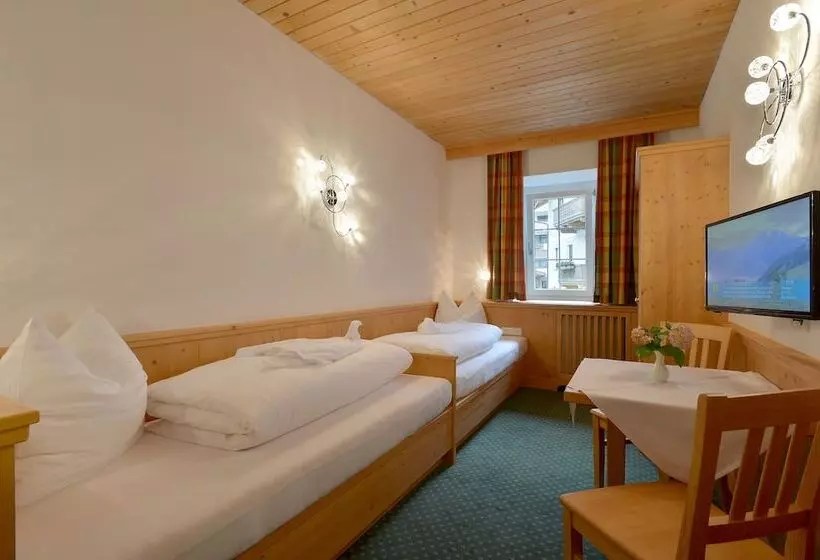 バルコニー付きシングルスタンダードルーム, Posthotel Mayrhofen