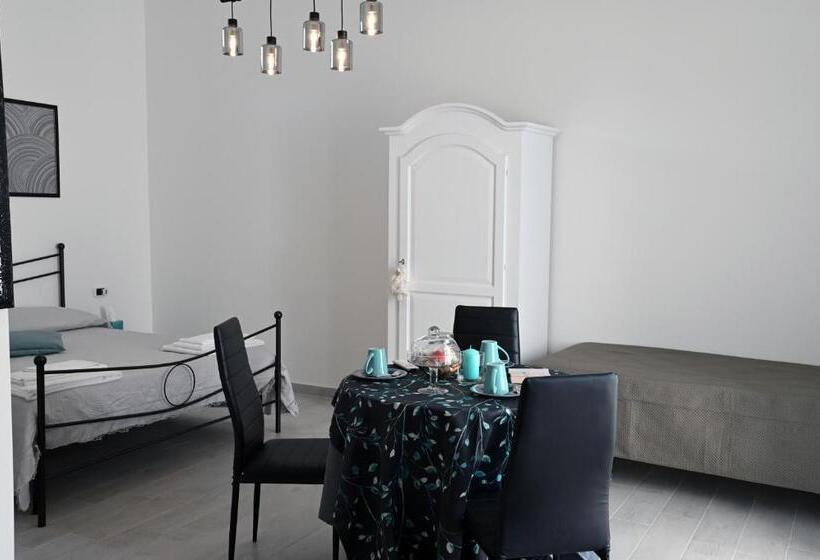 Deluxe Kolmen Hengen Huone, Casa Miccio B&b