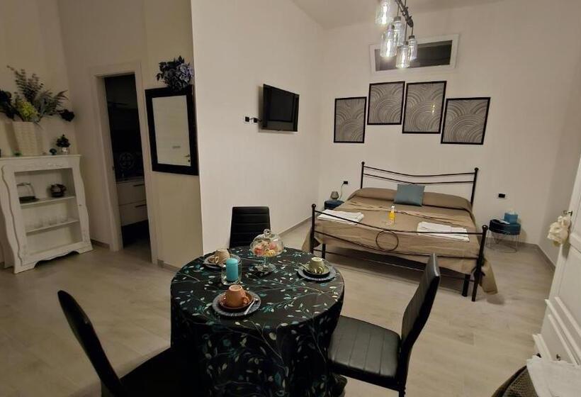 Deluxe Kolmen Hengen Huone, Casa Miccio B&b