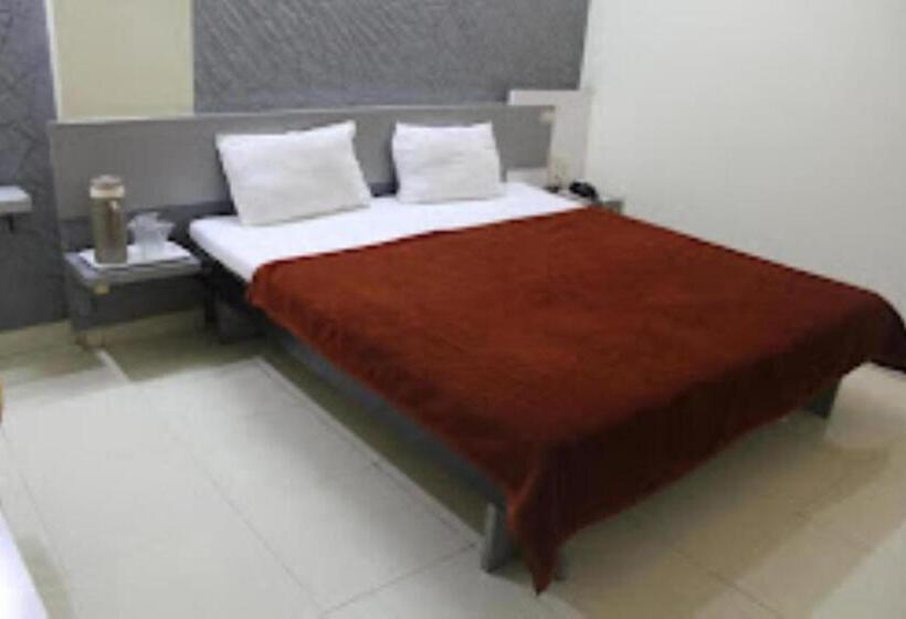 غرفة ديلوكس سرير كينج, Cool Palace, Nashik