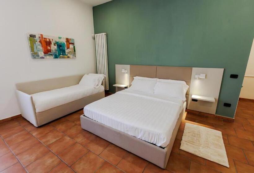 デラックストリプルルーム, Palazzo Della Città