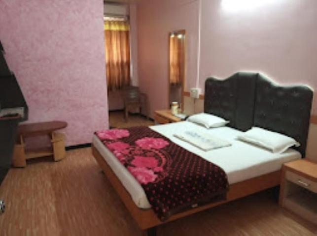 Номер Стандарт, Vishal Palace,nashik