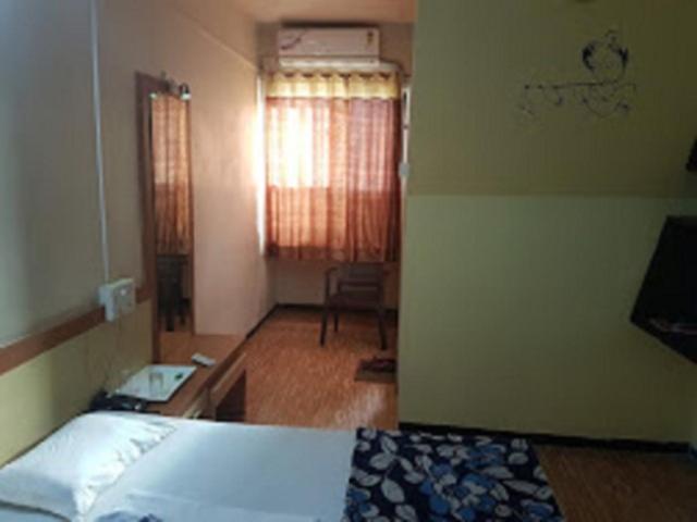 Quarto standard, Vishal Palace,nashik