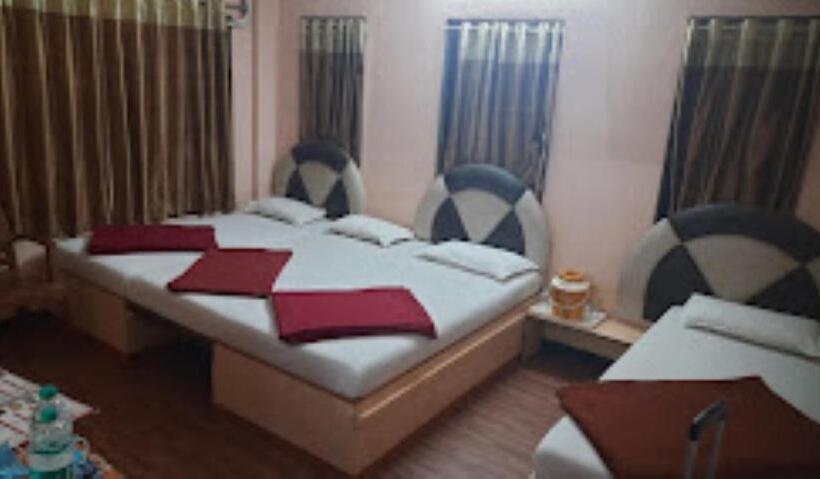 Quarto Quádruplo Standard, Vishal Palace,nashik