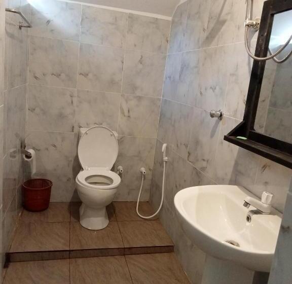 חדר משפחתי, White House Udawalawe