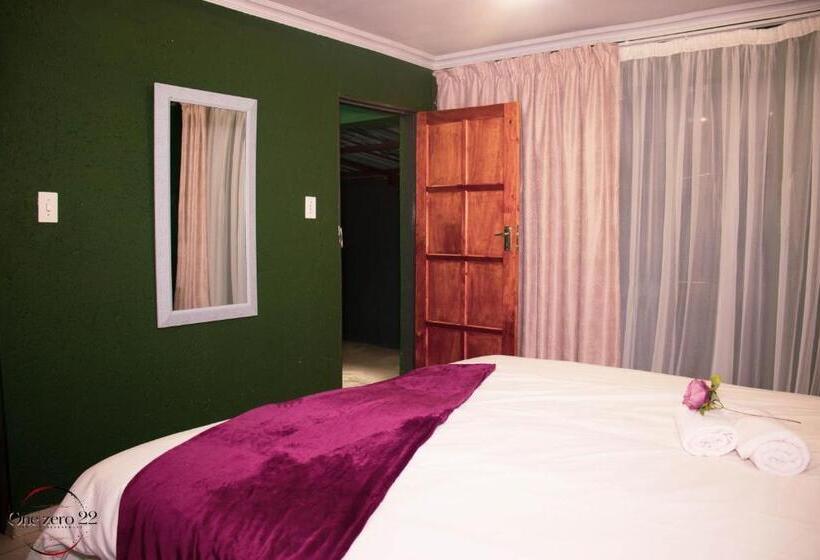 Deluxe Kamer, Onezero22 Guesthouse