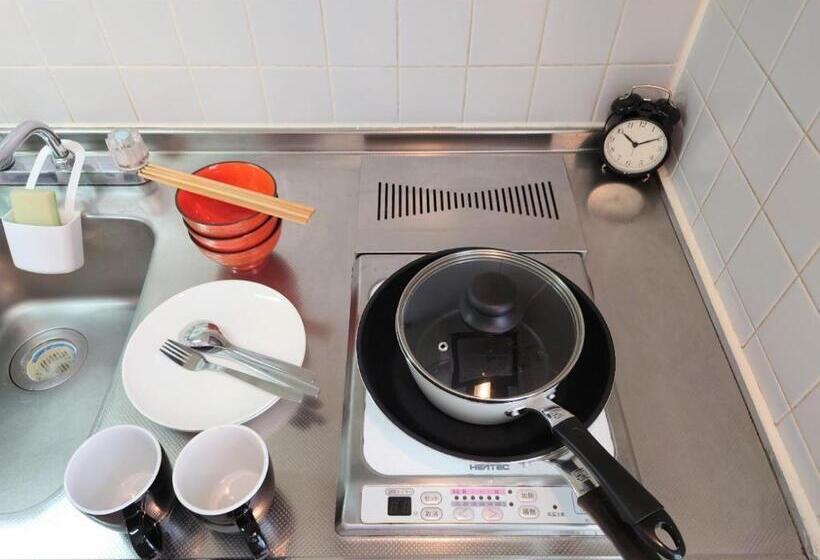 Quarto standard, Sendagi Guest House