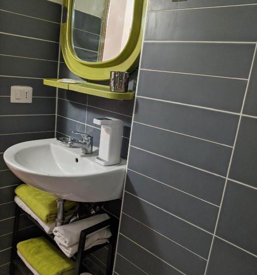 חדר סטנדרט לארבעה, B&b Bella Garbatella