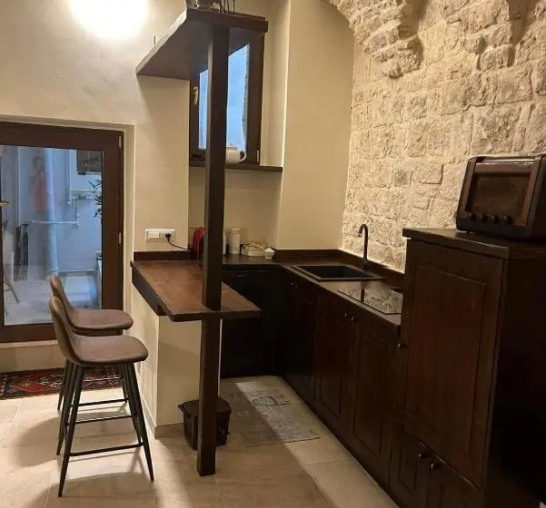 آپارتمان 1 خوابه, Le Segrete Del Notaio