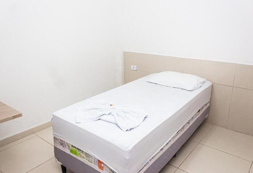 غرفة قياسية فردية, Grandville Iii