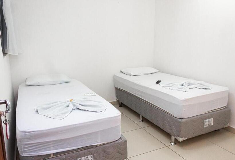 غرفة قياسية, Grandville Iii