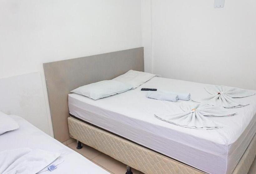 غرفة عائلية, Grandville Iii