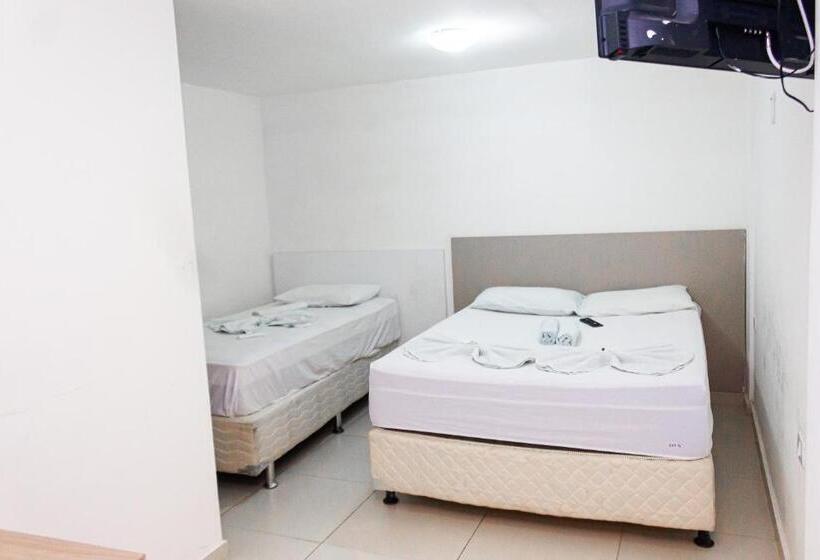 غرفة عائلية, Grandville Iii