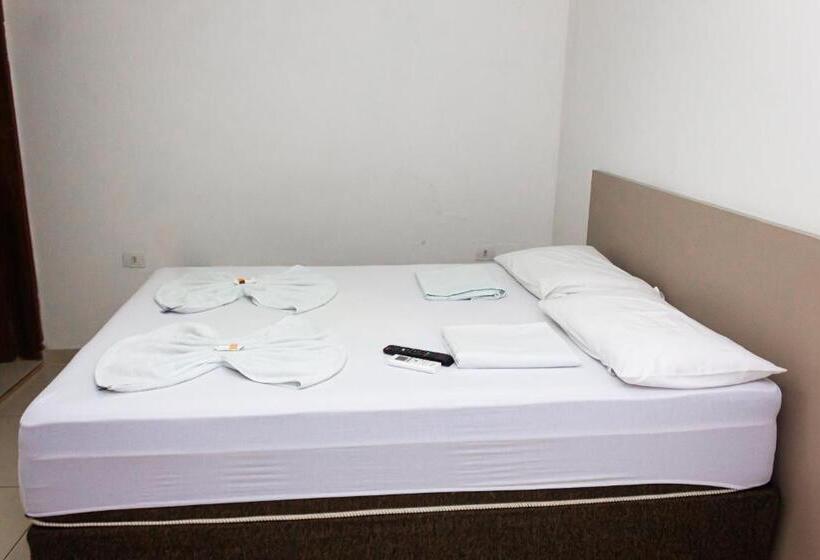 غرفة ديلوكس, Grandville Iii