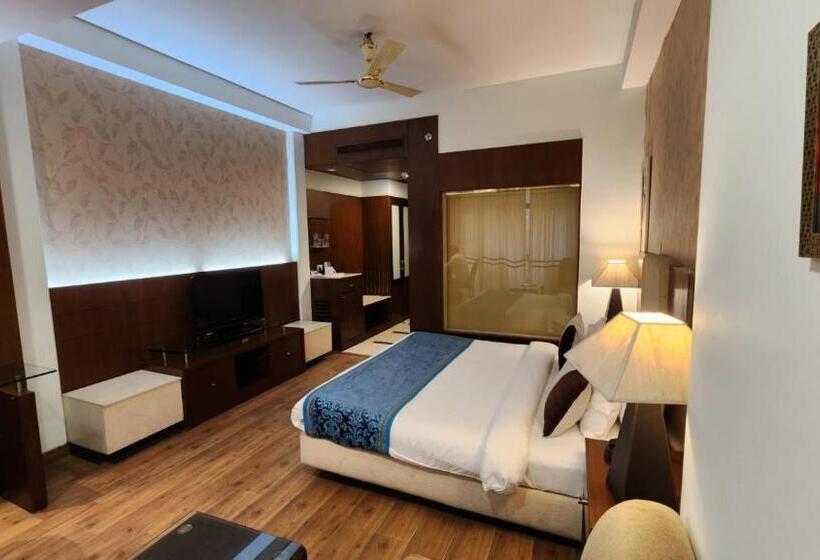 带阳台的豪华间, Royal Ark   Kasauli