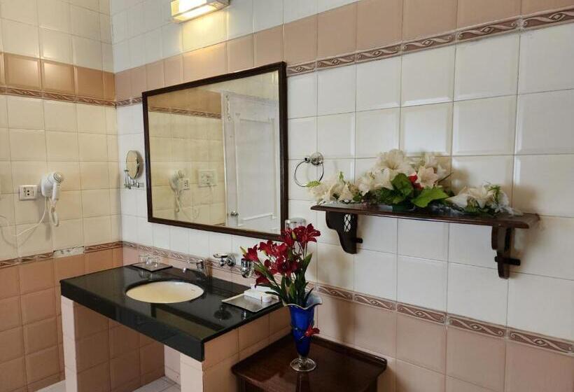 프레지덴셜 스위트, Royal Ark   Kasauli