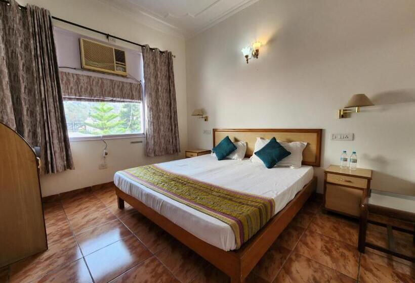 豪华工作室, Royal Ark   Kasauli