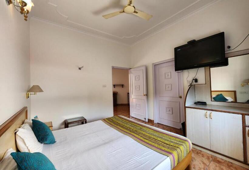 豪华工作室, Royal Ark   Kasauli