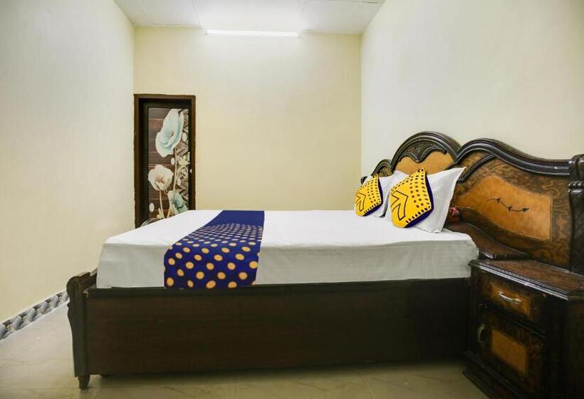Трехместный Номер Классика, Spot On Raja Guest House