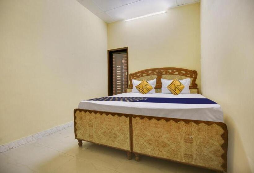 Трехместный Номер Классика, Spot On Raja Guest House