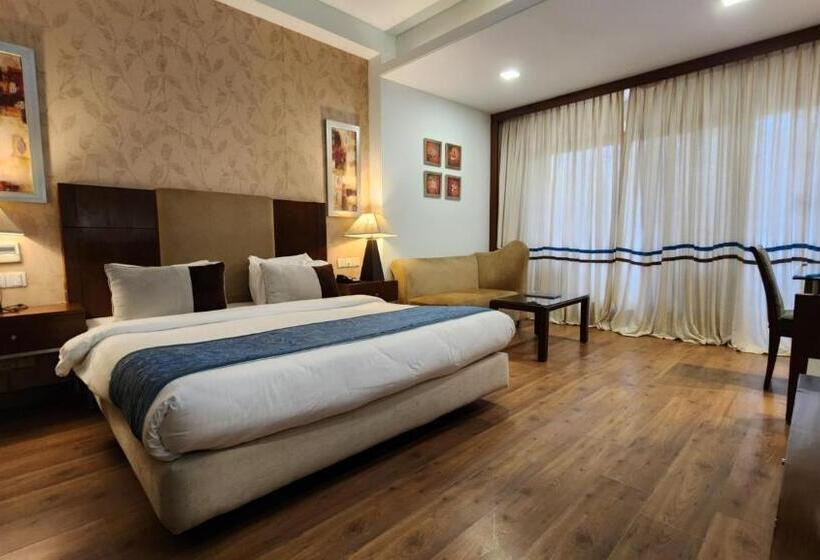 带阳台的豪华间, Royal Ark   Kasauli