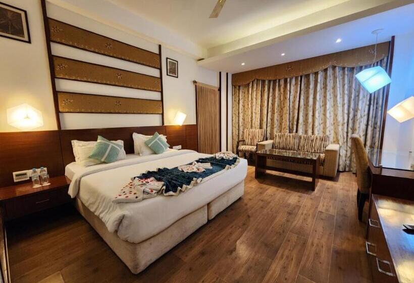 이그제큐티브 스위트, Royal Ark   Kasauli