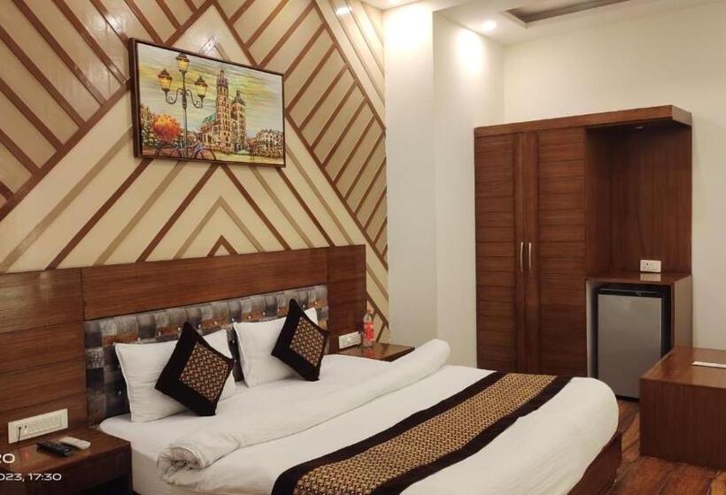 デラックスルーム, White Rock Sector 68 Sohna Road