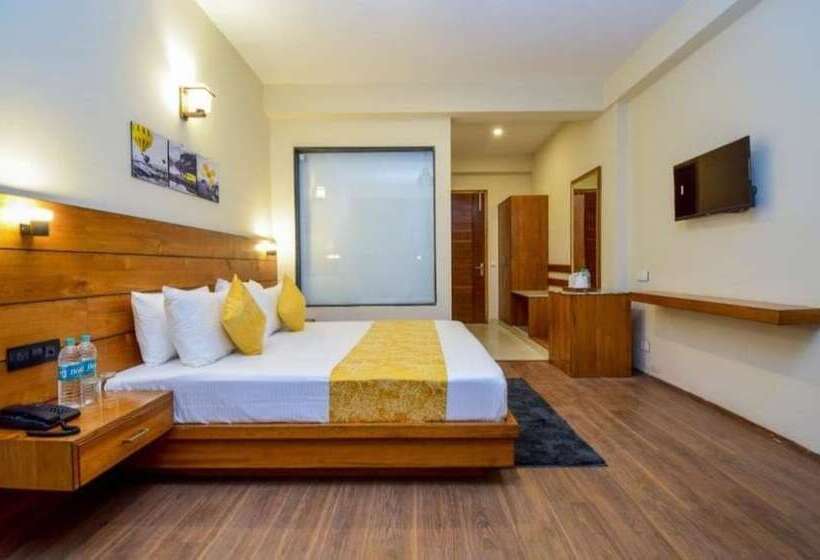 デラックスルーム, White Rock Sector 68 Sohna Road