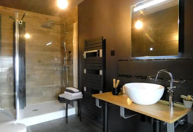 Perhehuone, Chambre Japonaise Avec Lit King Size En Maison D Hôtes, Proche Autoroute A10, Chartres Et Orléans
