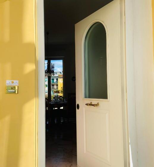 اتاق استاندارد چهار تخته, La Casa Sui Tetti 2