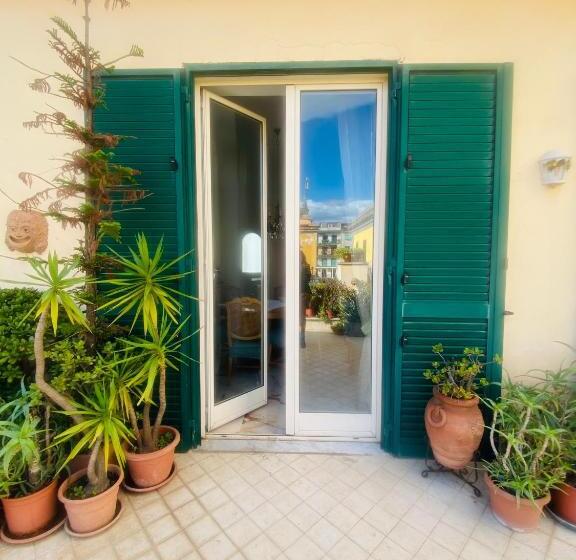 اتاق استاندارد چهار تخته, La Casa Sui Tetti 2