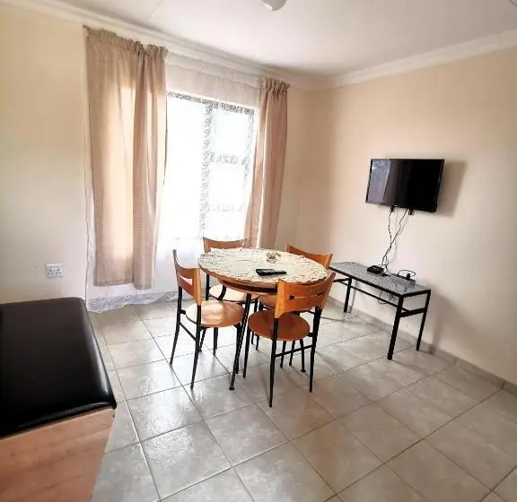 バス共有のスタンダードルーム, Mv Self Catering   Rooms