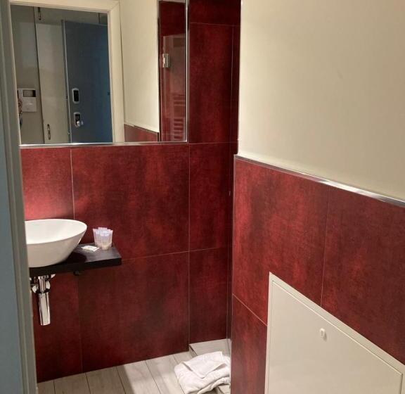 استودیوی لوکس, 5greenluxurierooms