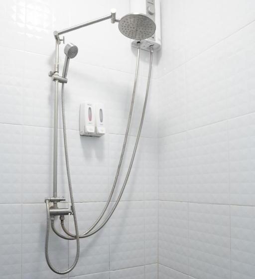 اتاق اکونومی, Peony S Home