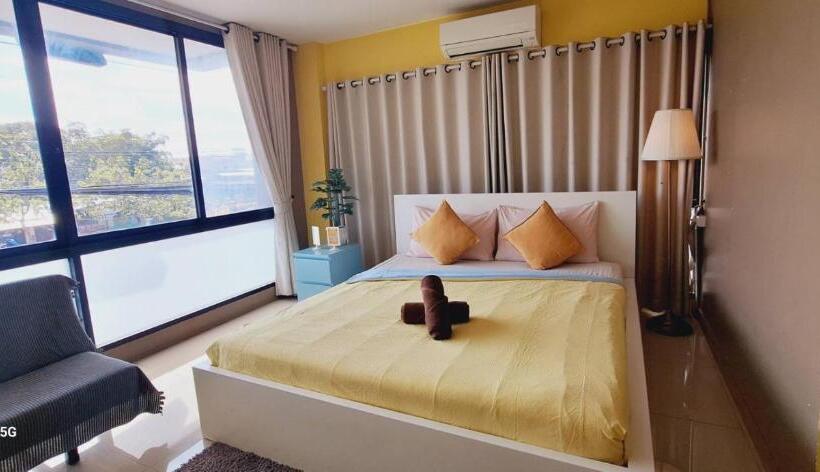 اتاق لوکس با تخت بزرگ, Peony S Home