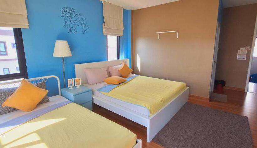 اتاق استاندارد سه نفره, Peony S Home