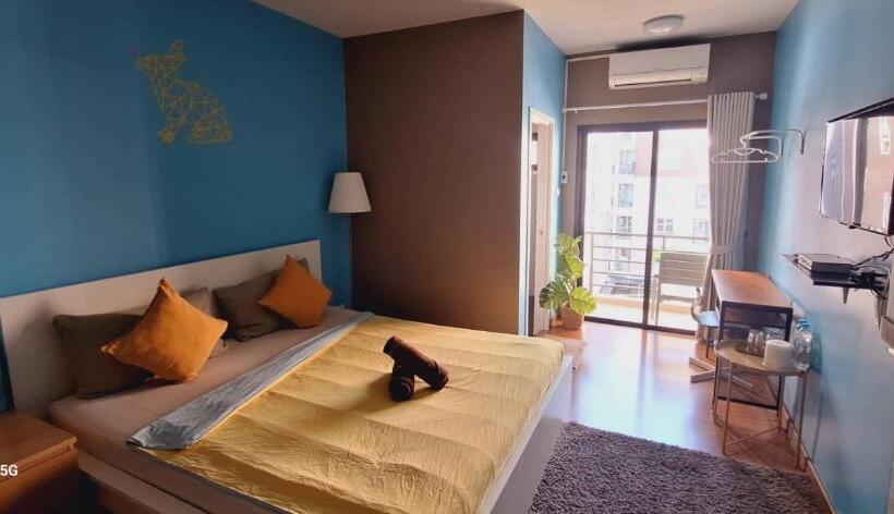 اتاق لوکس با چشم‌انداز باغ, Peony S Home