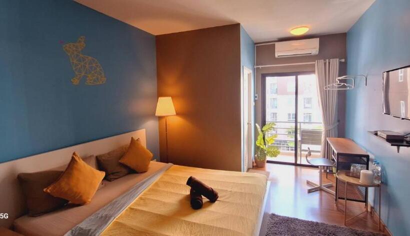 اتاق لوکس با چشم‌انداز باغ, Peony S Home